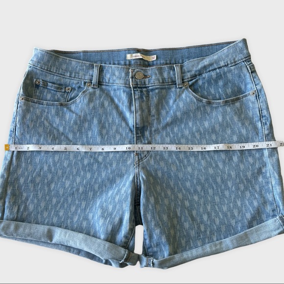 Levi’s Classic Shorts - Picture 12 of 15